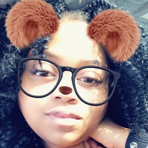 Meet your Posher, Kendra